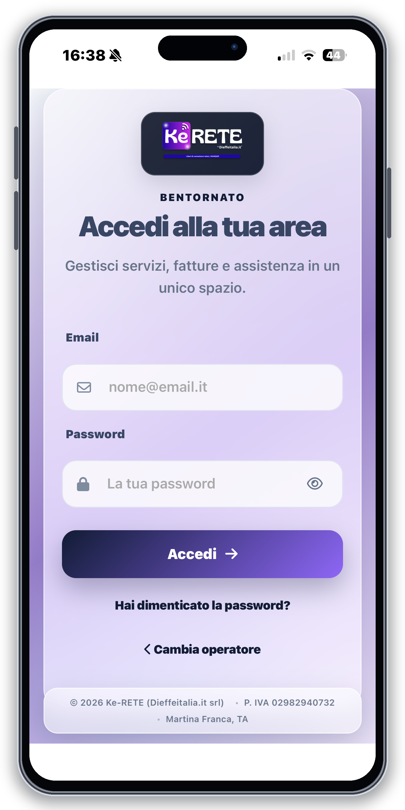 Login personalizzato con il marchio dell’ISP in una cornice iPhone 15 Pro